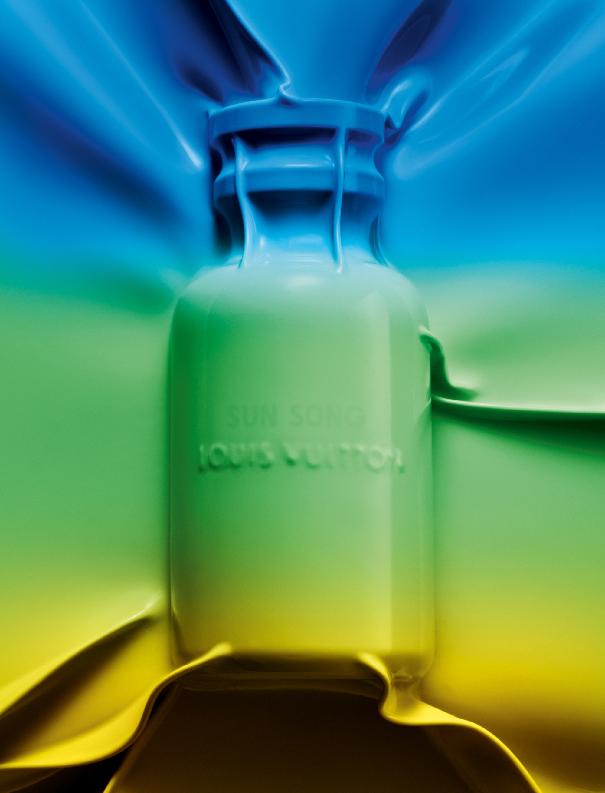 Extrait de la série “Sunset Boulevard”, le dernier parfum Louis Vuitton photographiés par ...