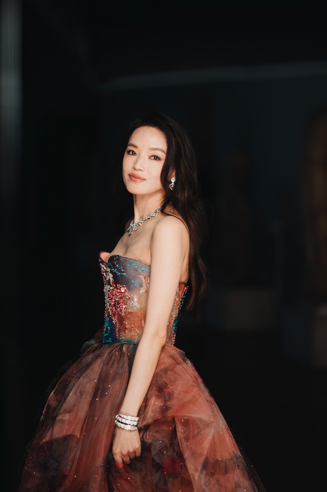 Photo de l'actrice Shu Qi à l'évènement Bvlgari haute joaillerie organisé au Terme di Diocleziano le 20 mai 2024 à Rome.
