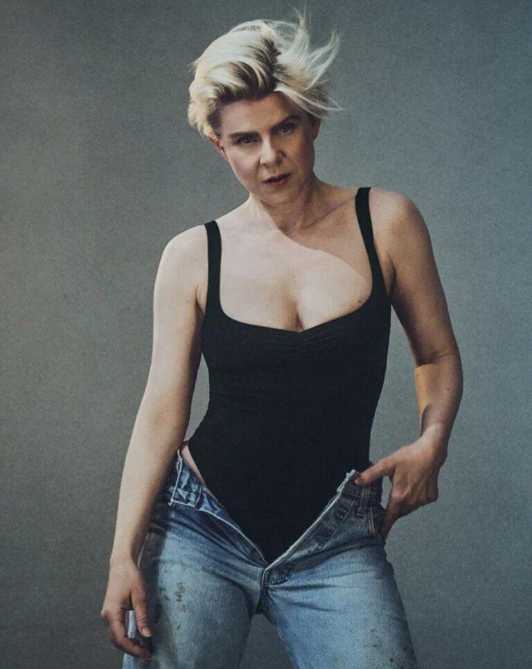 La chanteuse Robyn pour le single Dopamine.