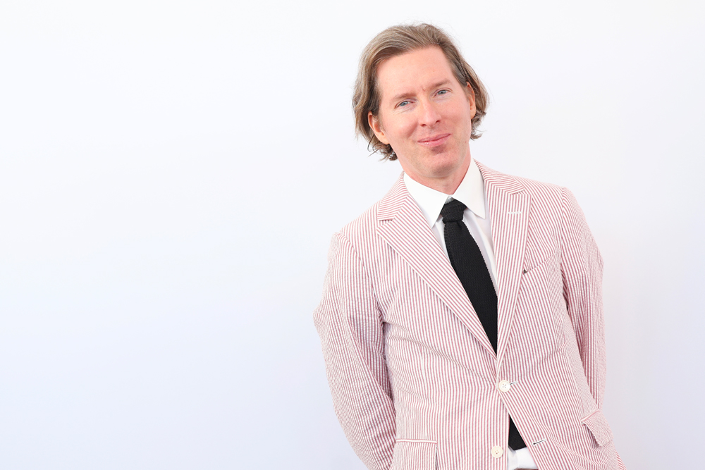 Le réalisateur Wes Anderson prend la pose sur le photocall du film La Merveilleuse Histoire de Henry Sugar lors de la 80e édition de la 80e Mostra de Venise le 1er septembre 2023 à Venise, Italie © Stefania D'Alessandro/WireImage.