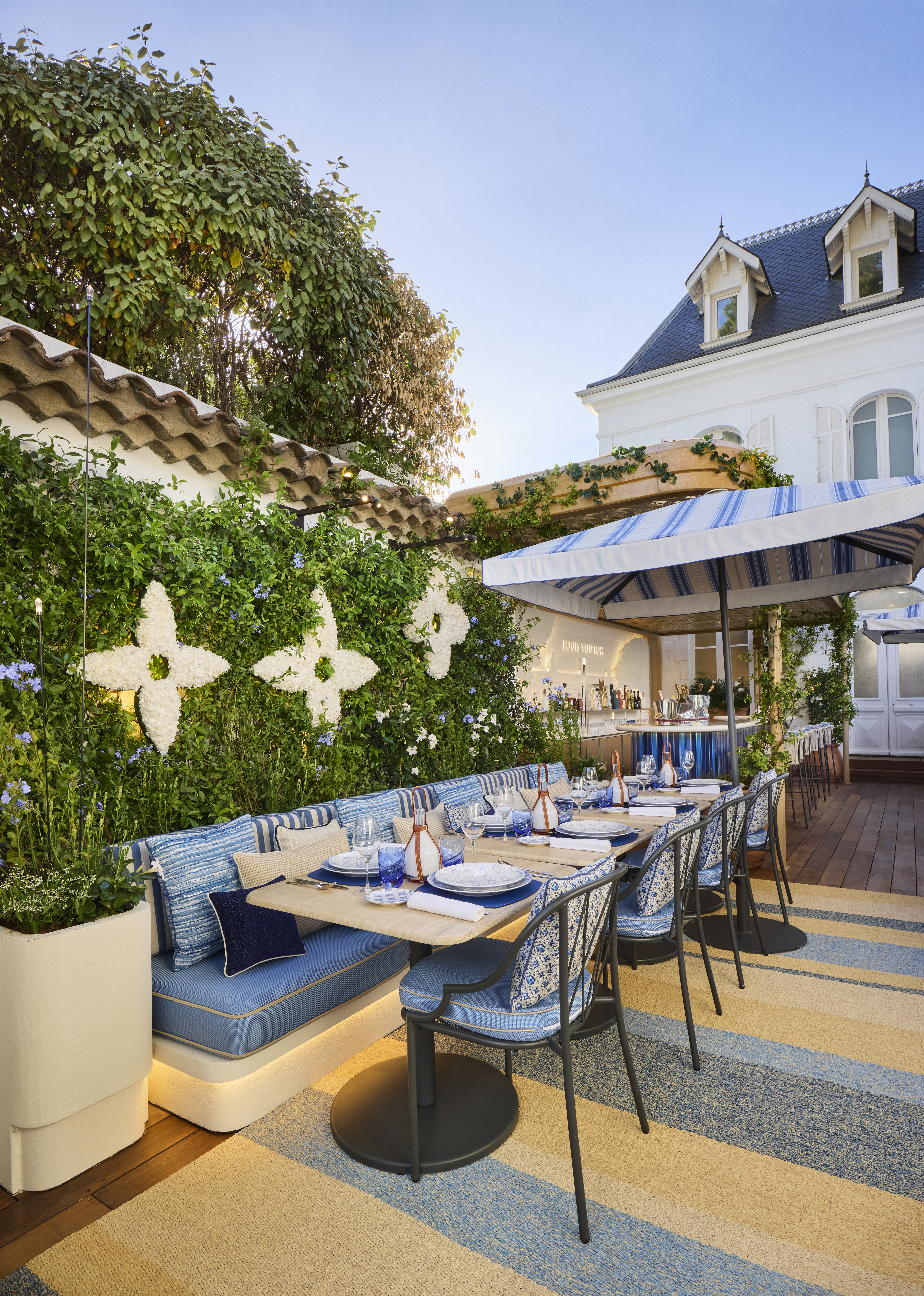 table louis vuitton saint tropez