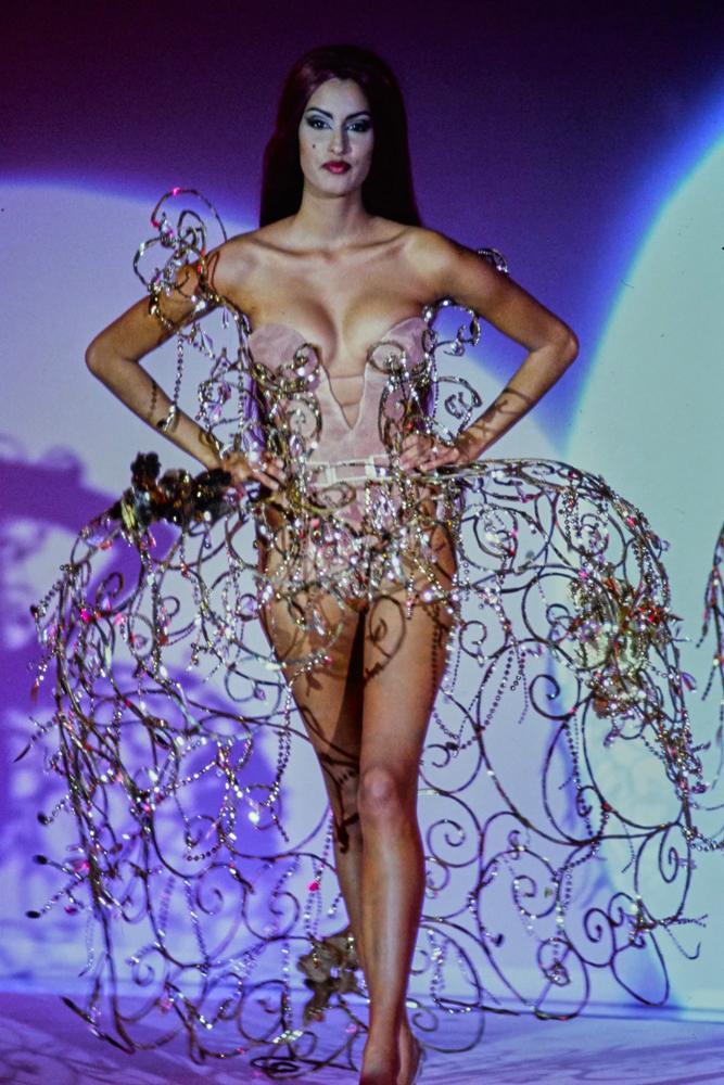 Thierry Mugler haute couture printemps-été 1992.