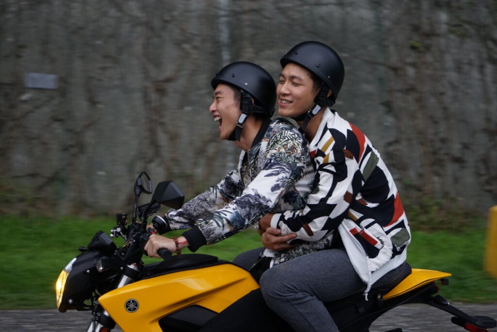 Photo de Kai Ko et J. C. Lin dans le film Moneyboys de C.B. Yi, parmi les films queer à voir selon Numéro.