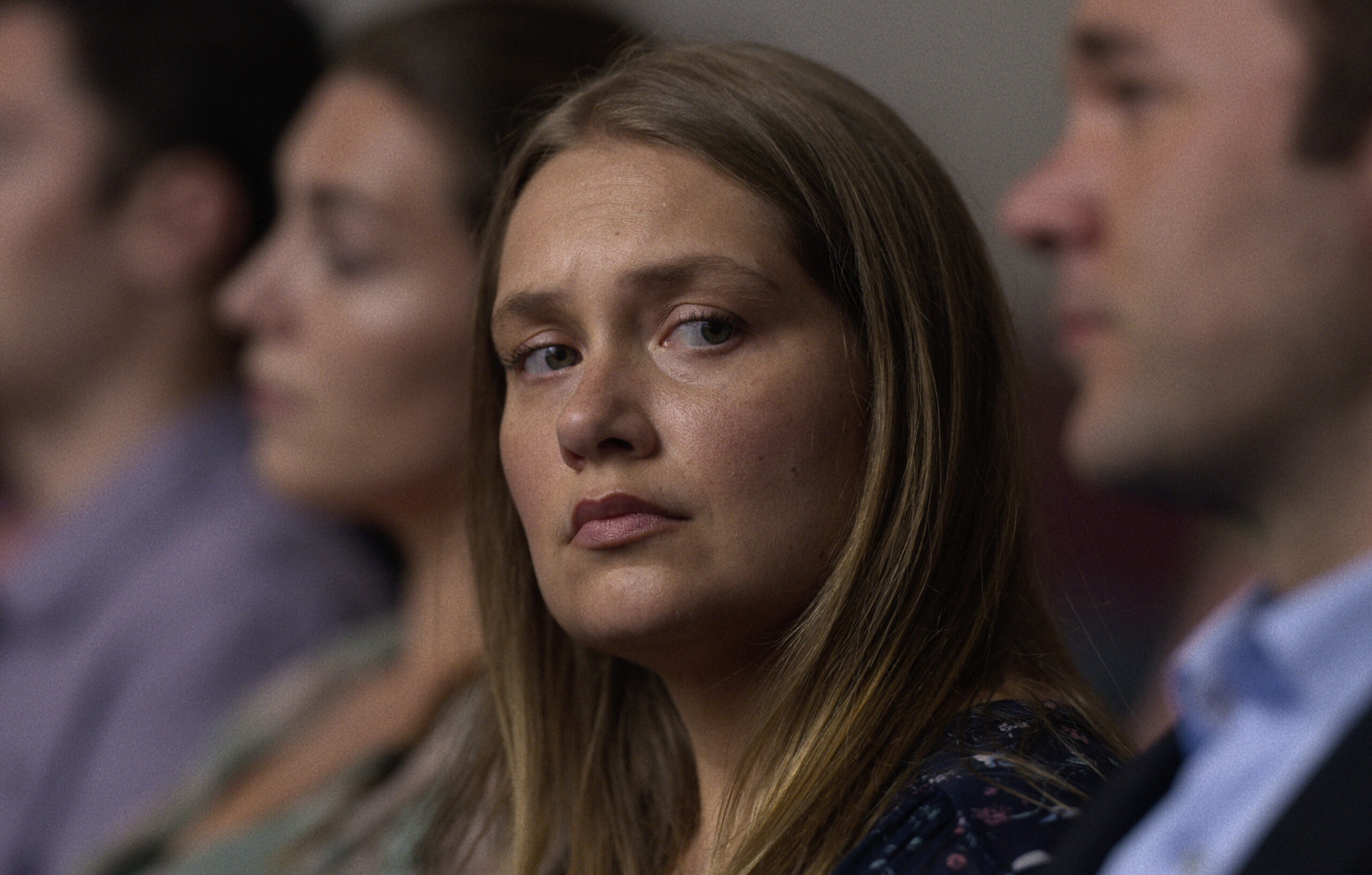 Photo de l'actrice Merritt Wever dans la série policière Unbelievable (2019) de Susannah Grant.