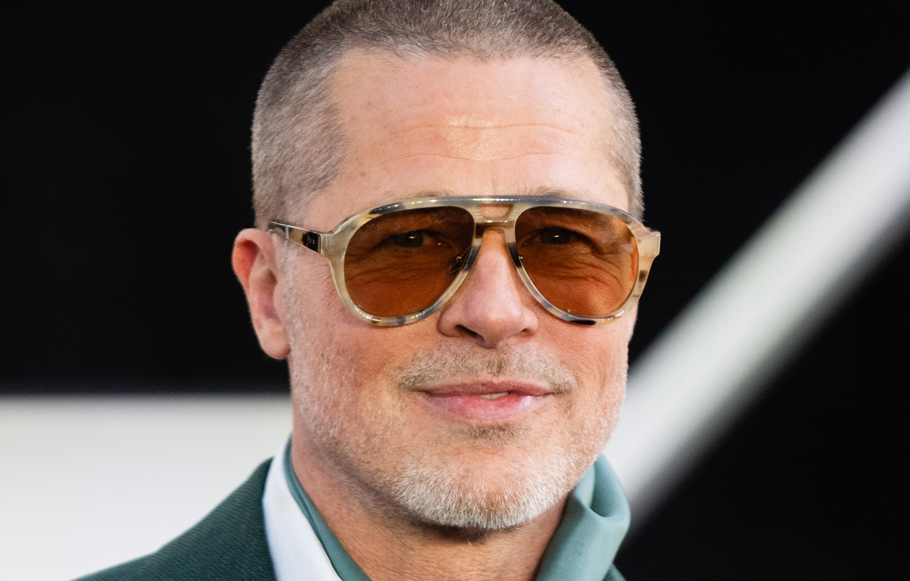 Brad Pitt à la première européenne du film F1 le 23 juin 2025 à Londres. © Samir Hussein/WireImage.