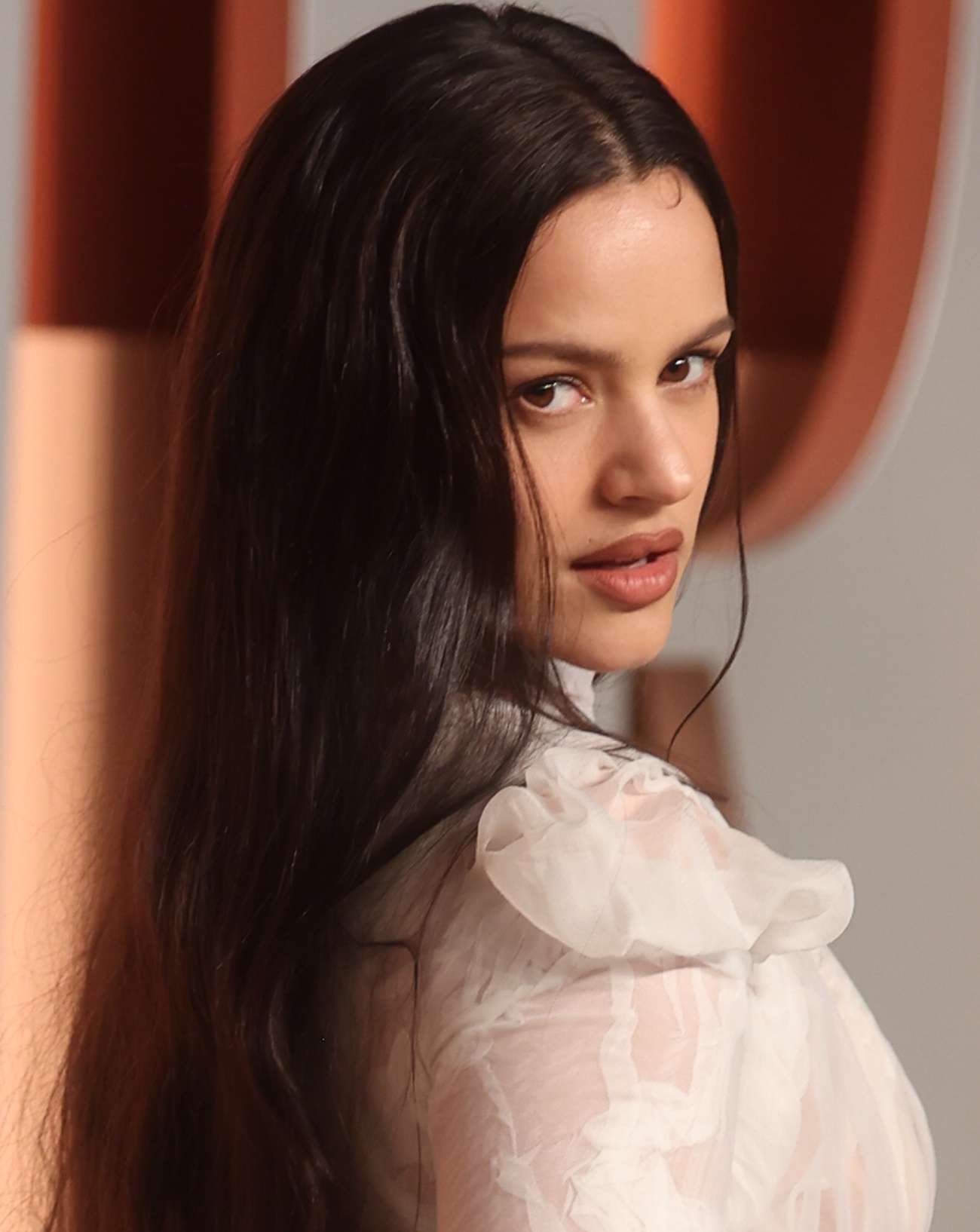 Rosalía à la fête des Oscars de Vanity Fair au Wallis Annenberg Center for the Performing Arts, à Beverly Hills, le 2 mars 2025. Photo par Christopher Polk/Variety via Getty Images.