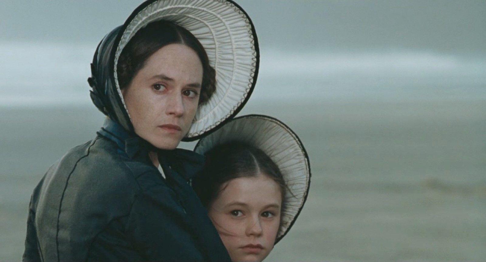 Holly Hunter et Anna Paquin dans La Leçon de piano (1993).