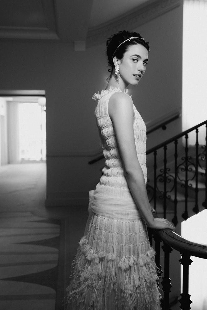 Margaret Qualley en Chanel au Festival de Cannes 2024 © Chanel.