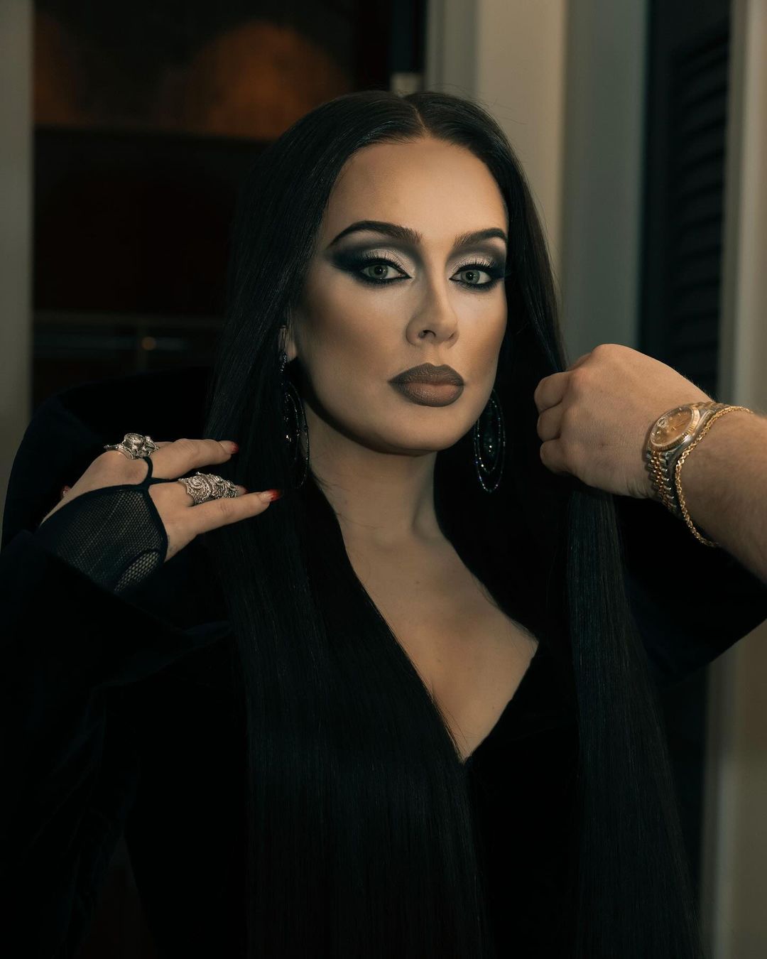 Le costume de Morticia Addams d'Adele à Halloween 2023.
