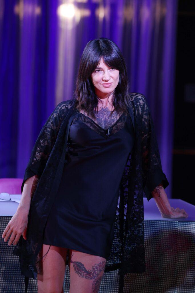 Asia Argento au "Donne Sull'Orlo Di Una Crisi Di Nervi" Tv Show dans les studios Rai Studios, le 25 septembre 2024, à Milan. Photo par Stefania D'Alessandro/Getty Images.