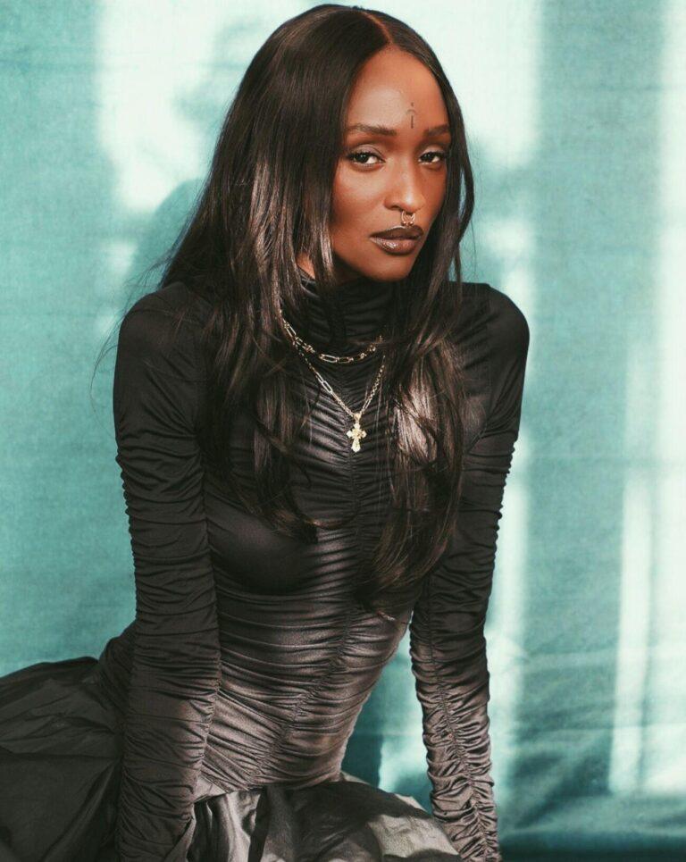 La chanteuse Lous and the Yakuza © Columbia/Sony Music.