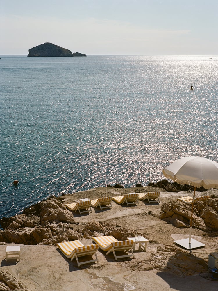 Le Tuba Club à Marseille par Juliette Abitbol et Edouard Sanville.