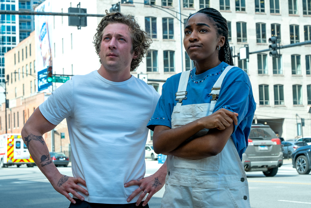 Jeremy Allen White et Ayo Edebiri dans la saison 2 de la série The Bear (2023). © Disney+.