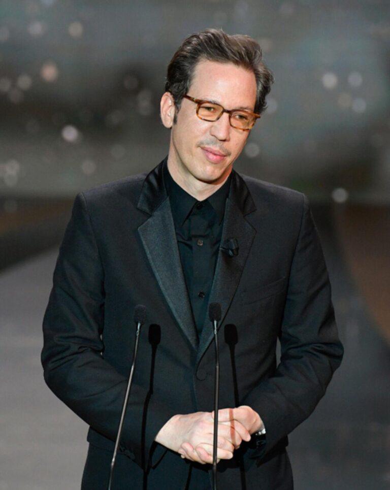 Reda Kateb lors de la 46e cérémonie des César, à l'Olympia (Paris), le 12 mars 2021 (Photo par Pierre Villard/Pool/SC Pool - Corbis/Corbis via Getty Images)`