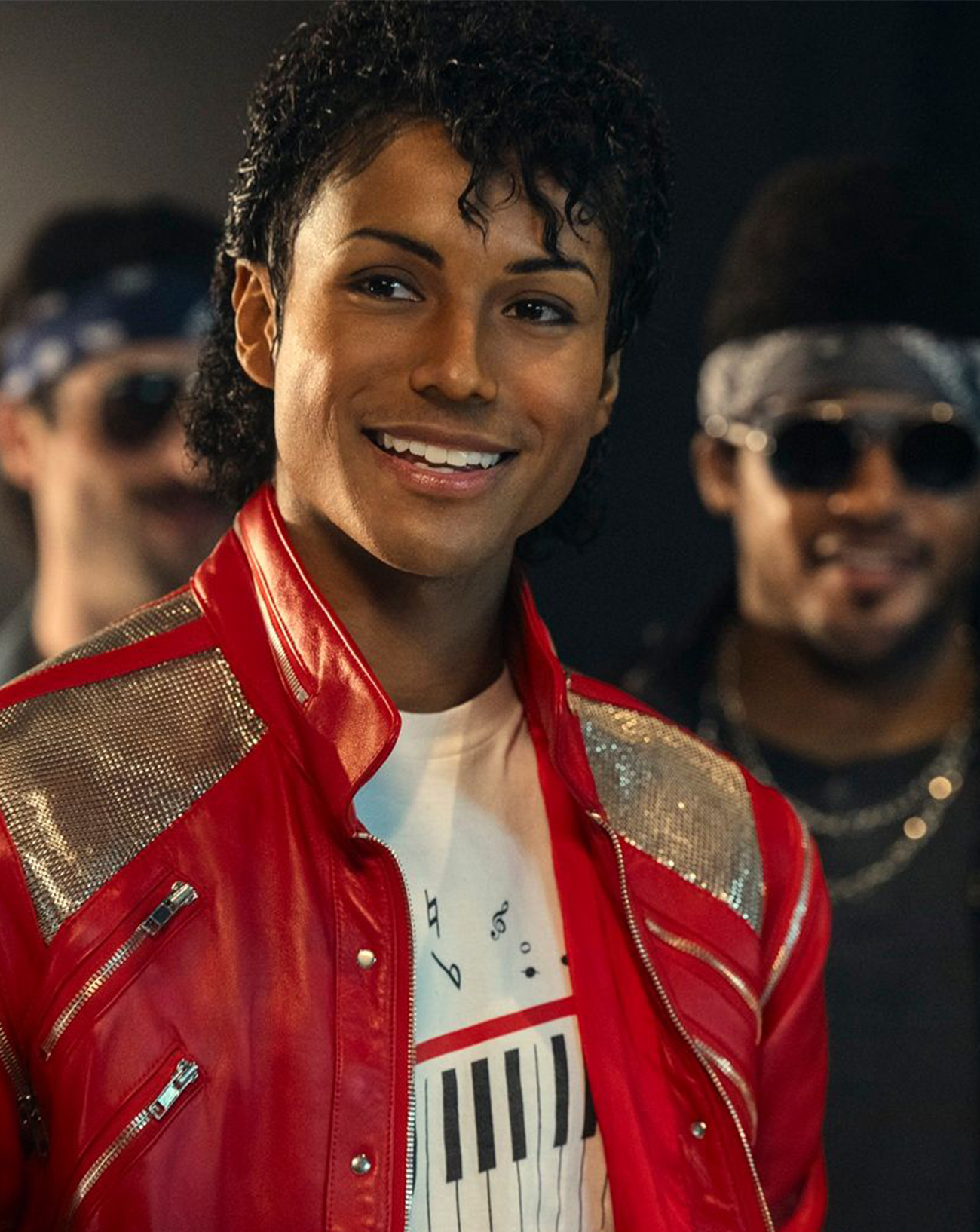 Jaafar Jackson en Michael Jackson sur le tournage de Michael (2025) © Lionsgate via AlloCiné. 