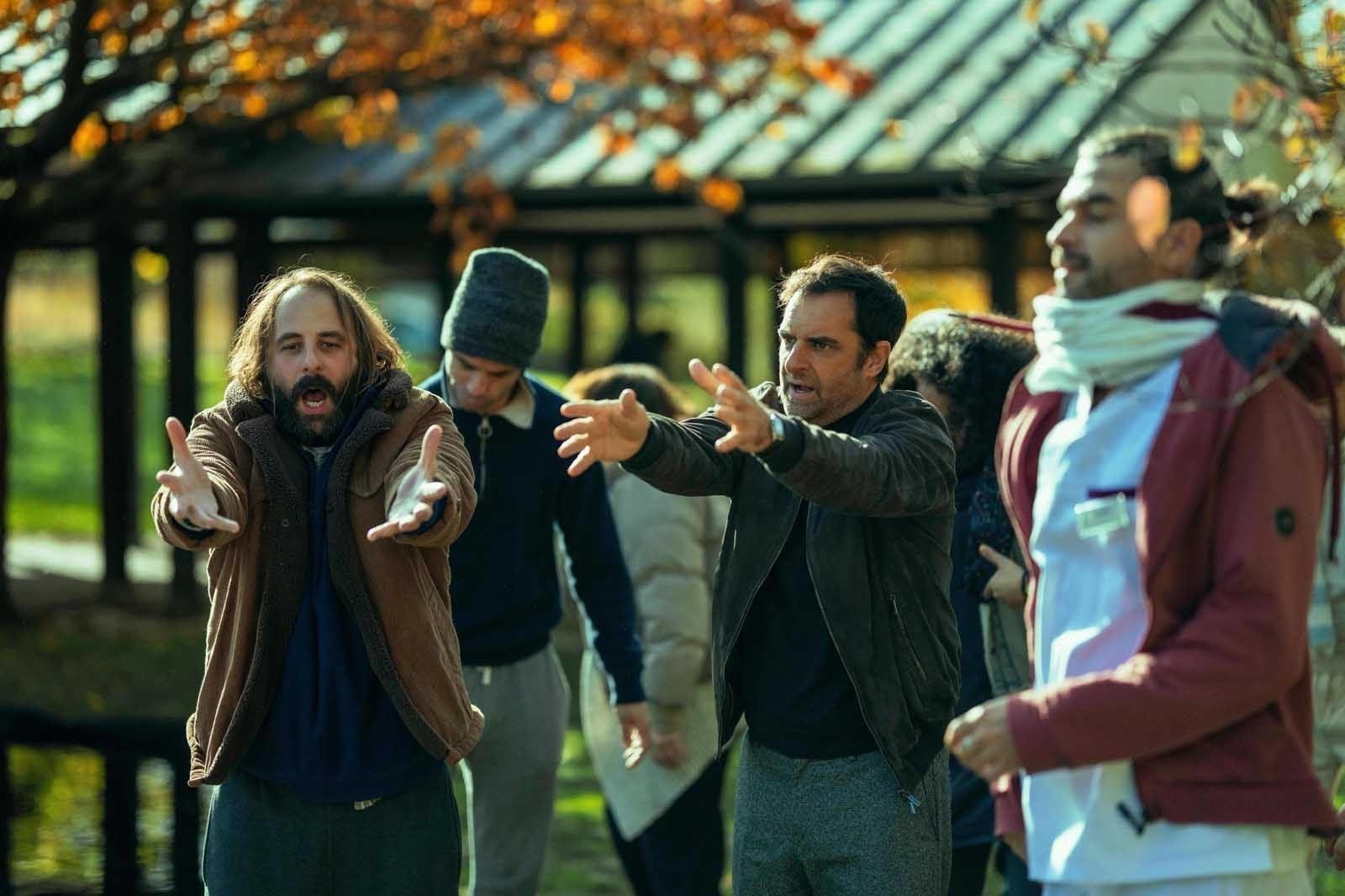 Vincent Macaigne et Grégory Montel dans le film Dix pour cent (2026). © Netflix.