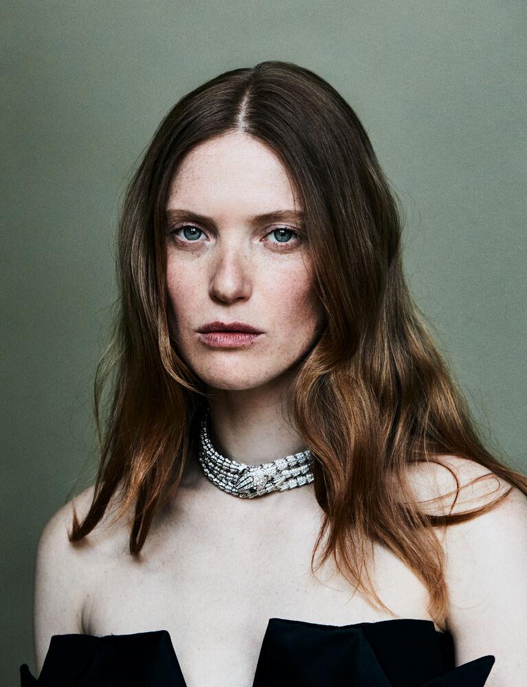Portrait Fleur Geffrier et bijoux Bulgari.