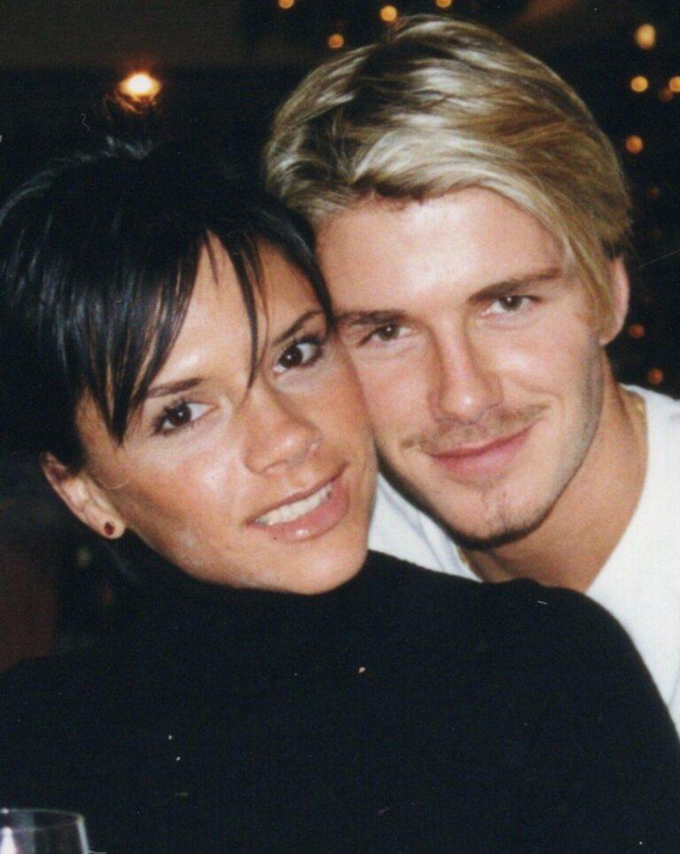 Victoria et David Beckham dans la série Victoria Beckham sur Netflix © Netflix.