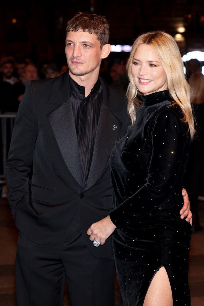 Niels Schneider et Virginie Efira, lors de la 48e cérémonie des César, le 24 février 2023 à Paris, en France. © Photo par Pierre Suu/Getty Images.