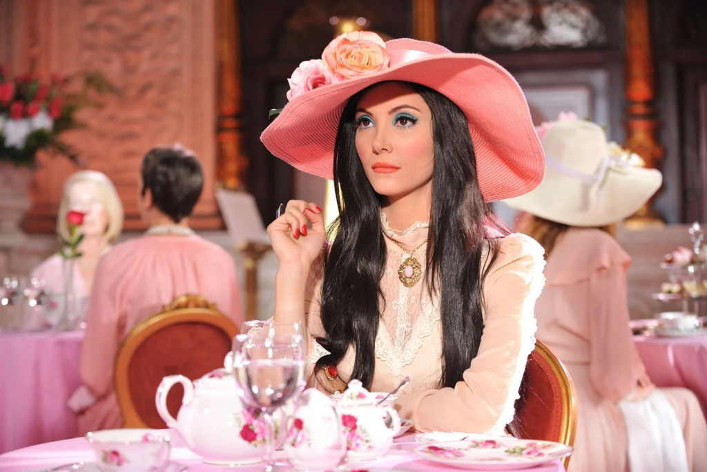 Samantha Robinson dans The Love Witch (2016) d'Anna Biller