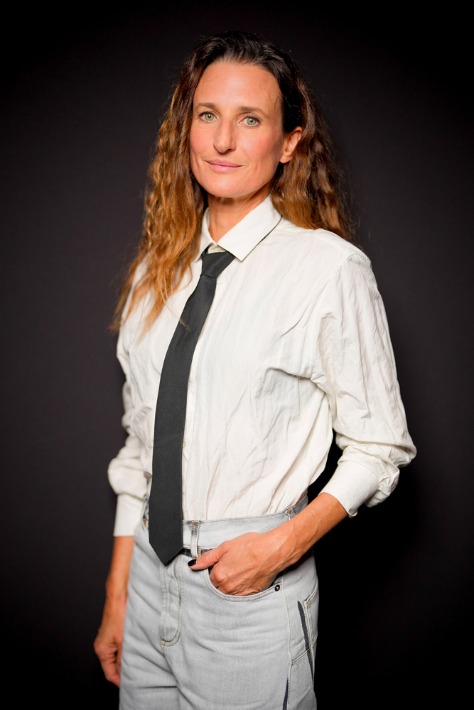 Camille Cottin au défilé Dior printemps-été 2024 au Jardin des Tuileries, à Paris, le 26 septembre 2023. Photo par Swan Gallet/WWD via Getty Images.