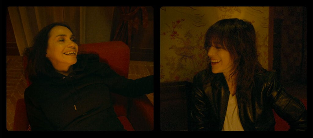 Béatrice Dalle et Charlotte Gainsbourg dans Lux Aeterna © UFO Distribution.