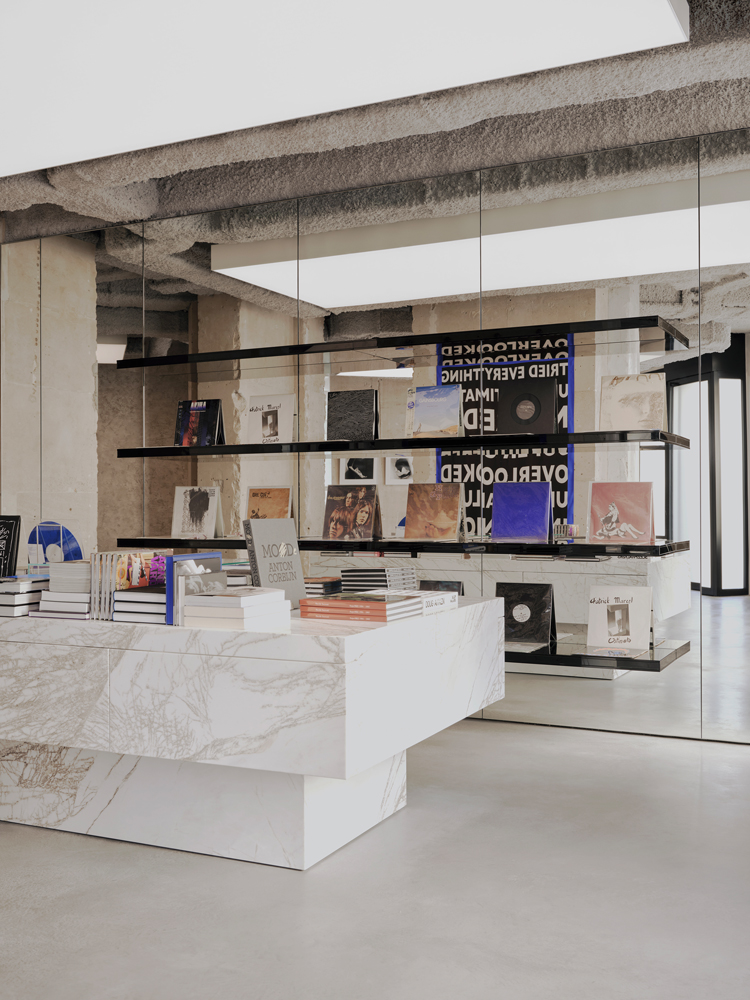 La boutique Saint Laurent Babylone à Paris.