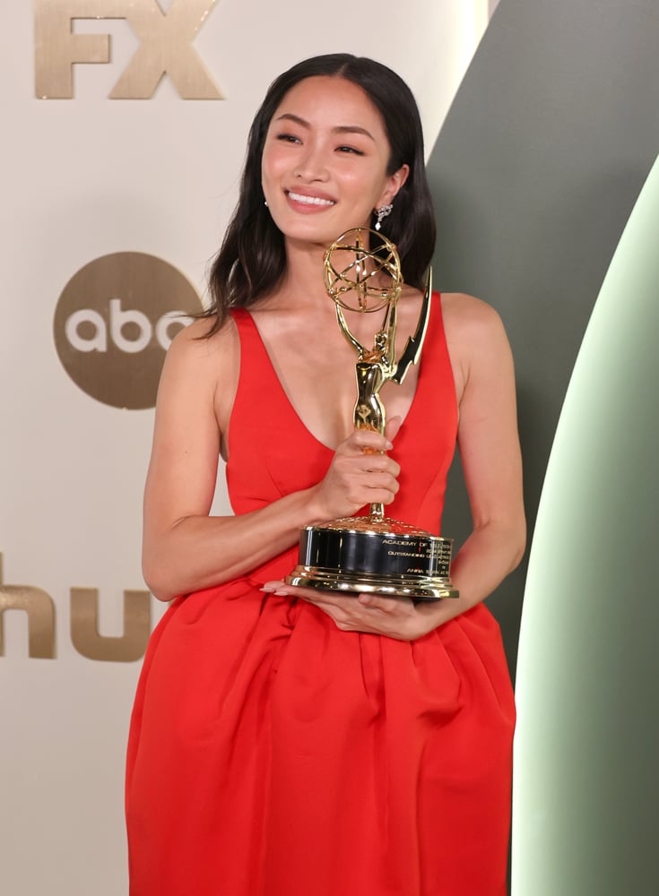 Anna Sawai (Shōgun) en Louis Vuitton à la célébration des 76e Emmy Awards de Walt Disney Company. © Courtesy of Louis Vuitton