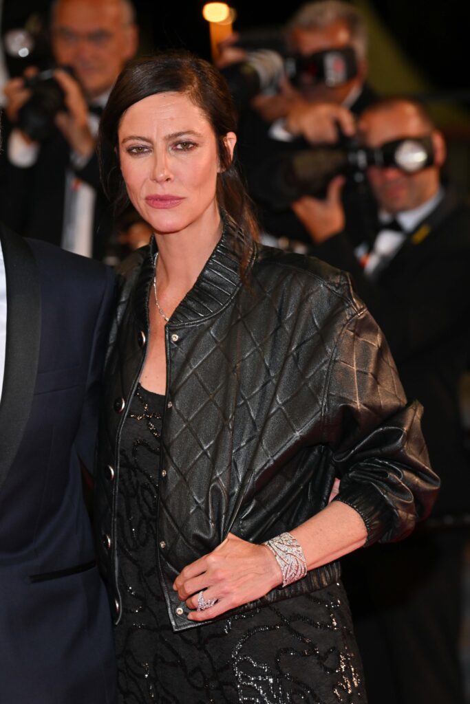 Anna Mouglalis en Chanel au Festival de Cannes 2025 © Chanel.