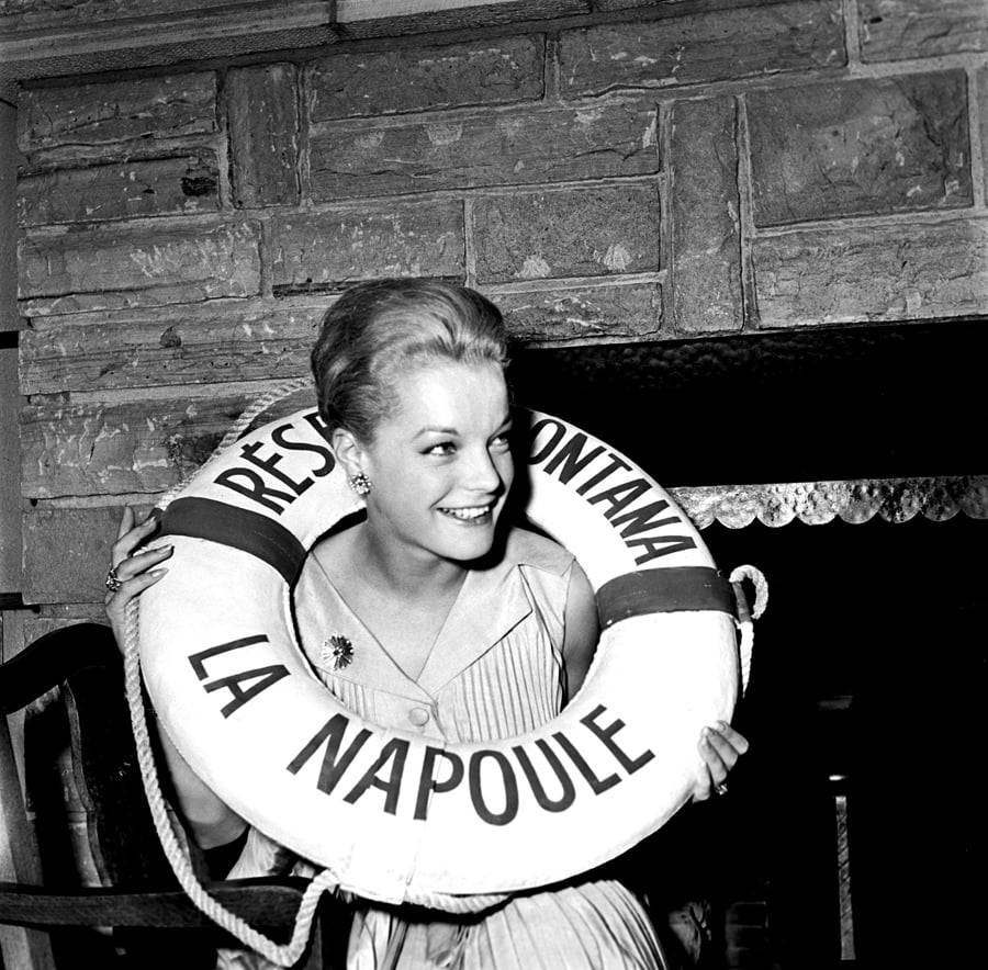 Romy Schneider au Festival de Cannes en 1959 © Photo par Gilbert TOURTE/Gamma-Rapho via Getty Images.