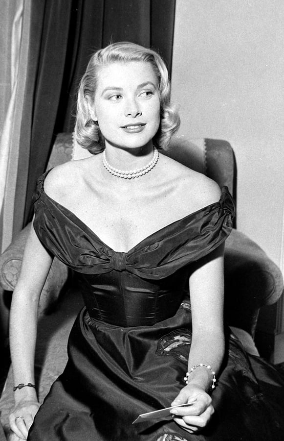 Grace Kelly au Festival de Cannes en 1955 © Photo par Bela Zola/Daily Mirror /Mirrorpix via Getty Images.