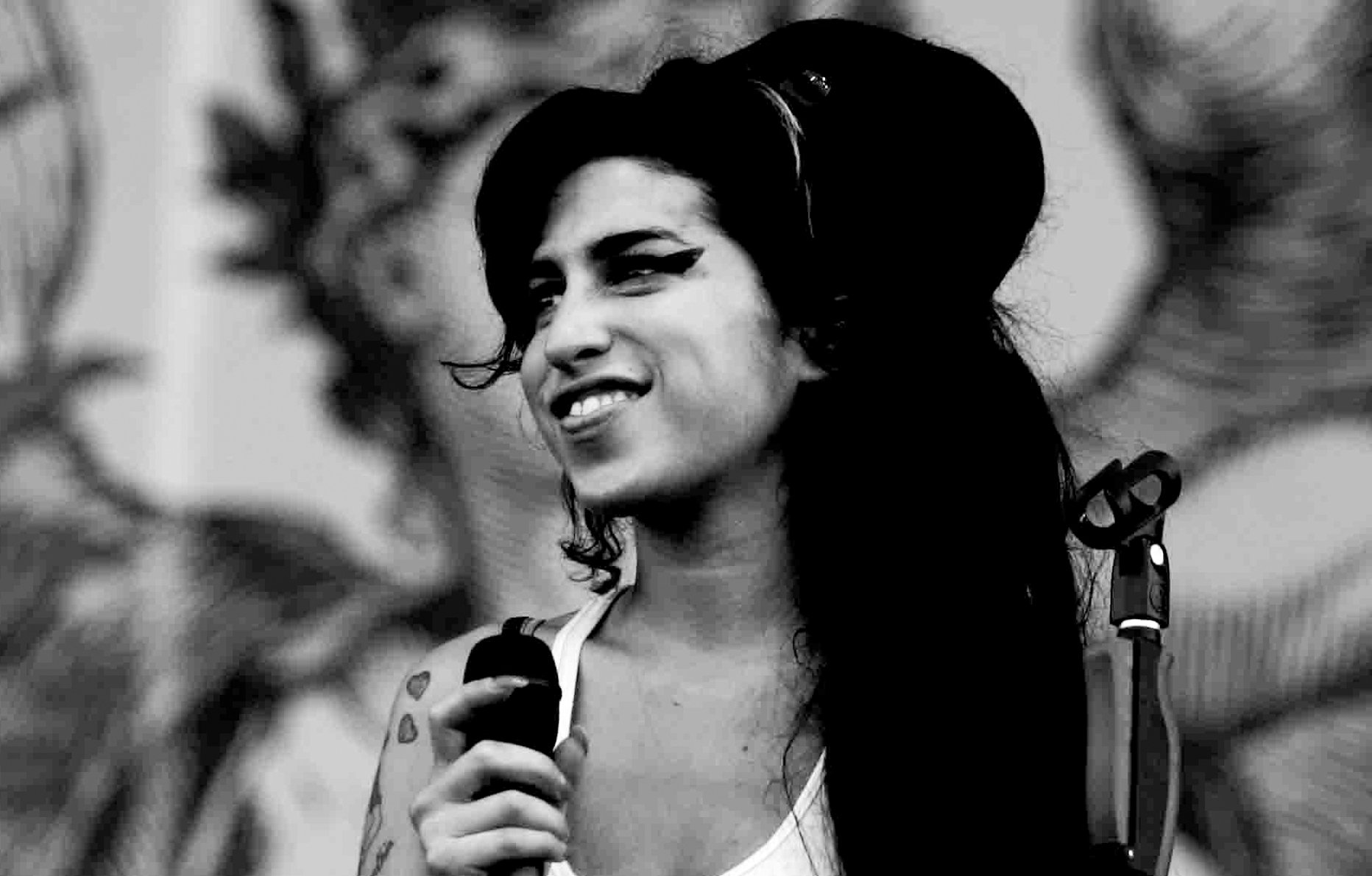 Amy Winehouse.