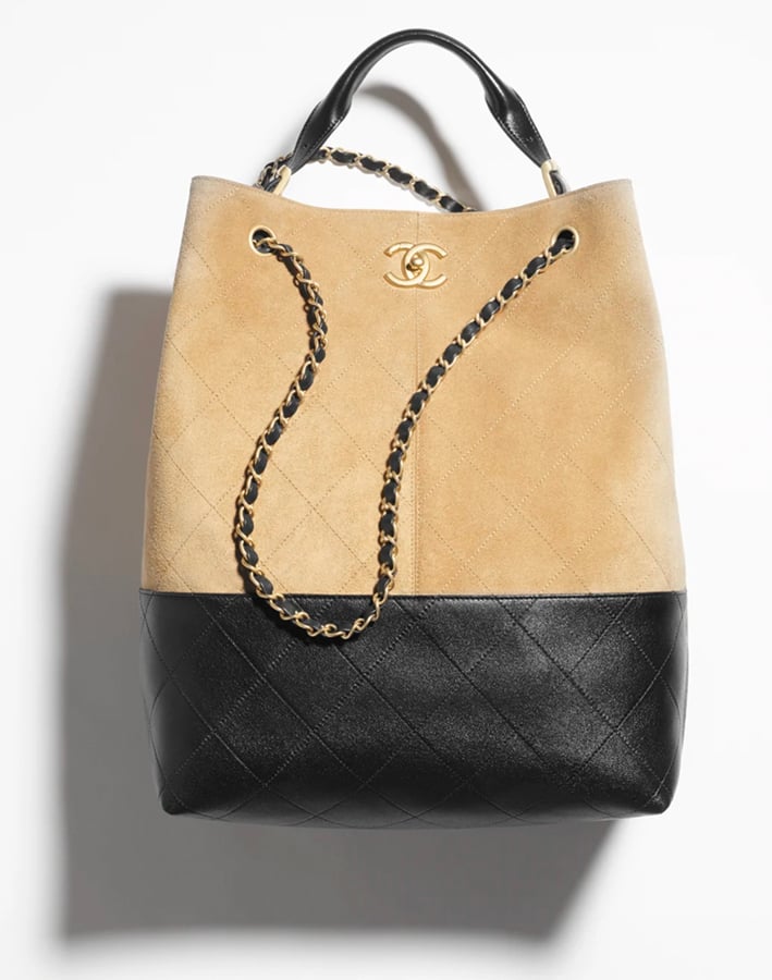 cabas en cuir noir et daim beige à chaîne chanel 