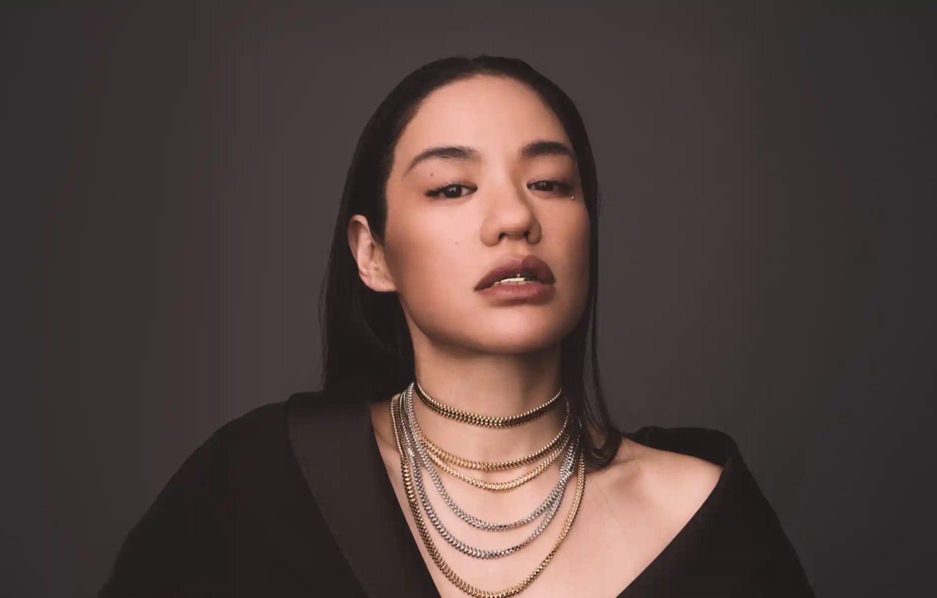 La rappeuse japonaise Awich dévoile son nouvel album Okinawan Wuman avec RZA du Wu-Tang Clan.