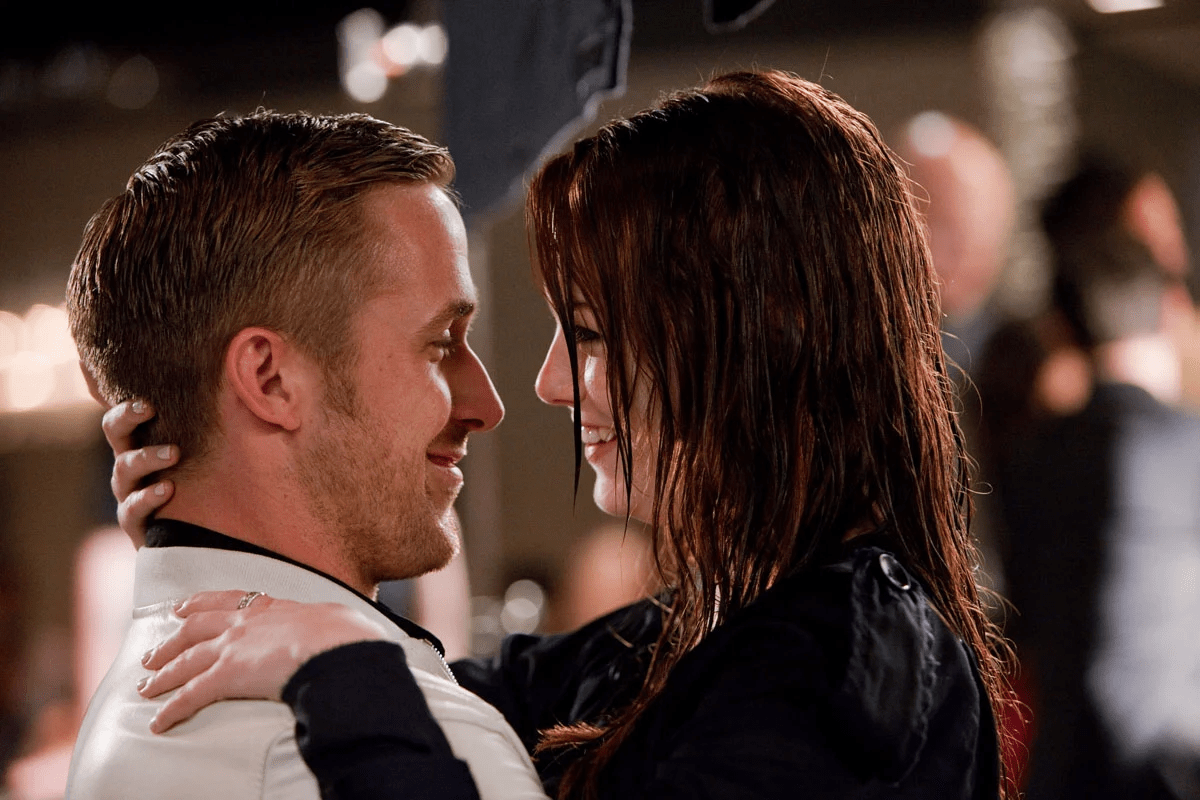 Ryan Gosling, Emma Stone, Steve Carell et Julianne Moore dans Crazy, Stupid, Love de Glenn Ficarra et John Requa (2011). © Warner Bros. France.