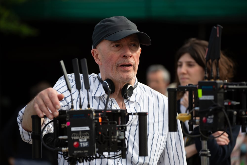 Jacques Audiard sur le tournage d'Emilia Perez (2024) © Copyright PAGE 114 – WHY NOT PRODUCTIONS – PATHÉ FILMS - FRANCE 2 CINÉMA - SAINT LAURENT PRODUCTIONS - Shanna Besson.