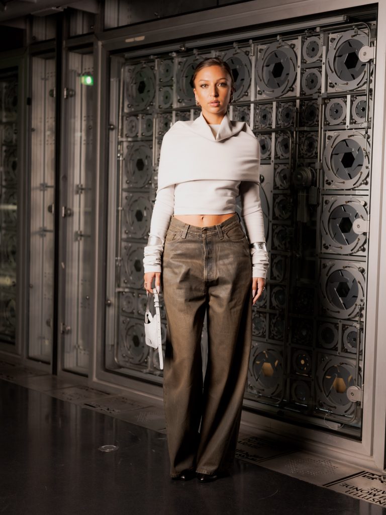 Eva Queen à la soirée Acne lors de la Fashion Week homme printemps-été 2025 de Paris.