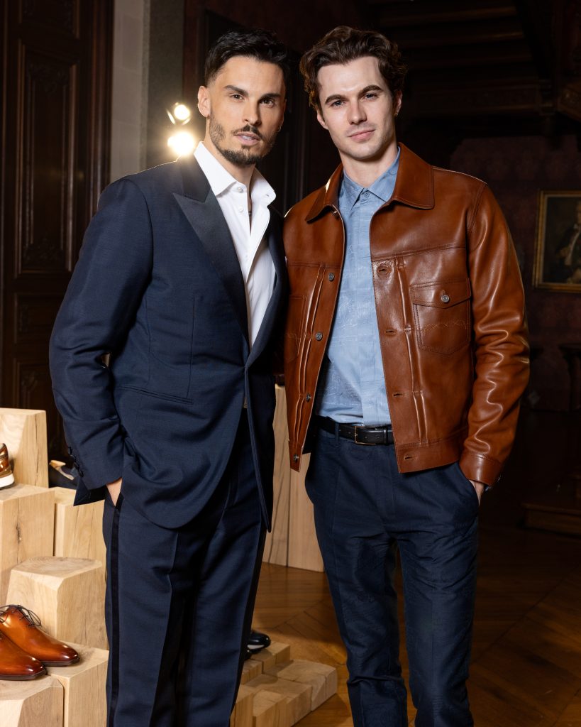 Baptiste Giabiconi et Scott Morson au cocktail Berluti lors de la Fashion Week homme printemps-été 2025 de Paris.