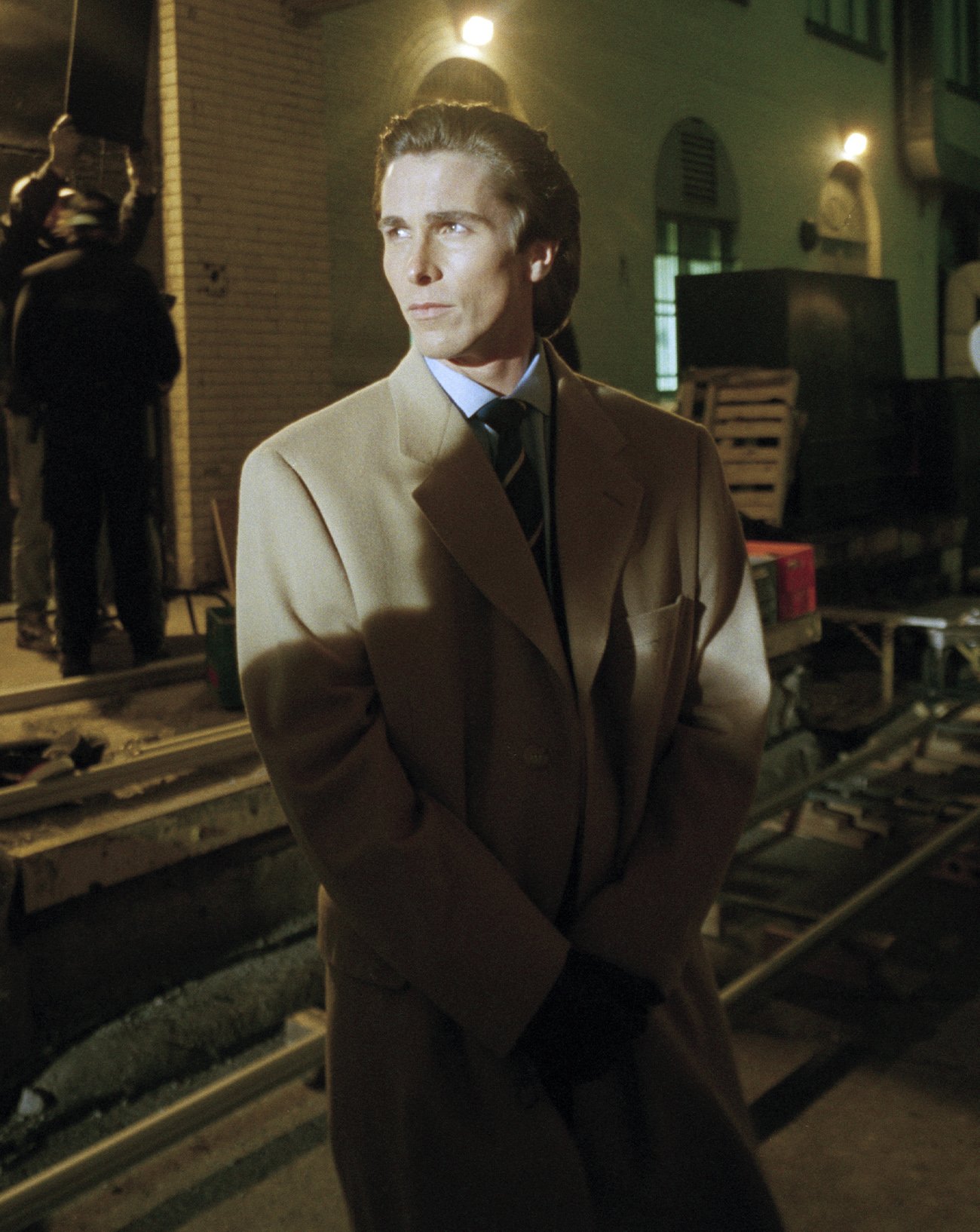 Christian Bale sur le tournage du film American Psycho (2000) © Eric Robert/Sygma/Sygma via Getty Images.