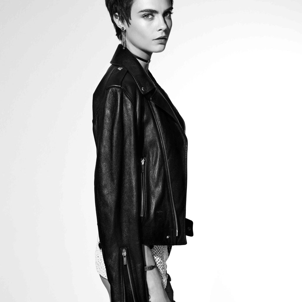 Cara Delevingne photographiée par
Jean-Baptiste Mondino, 2018. Réalisation
Gillian Wilkins. Coiffure Ben Skervin.
Maquillage Kate Synnott.