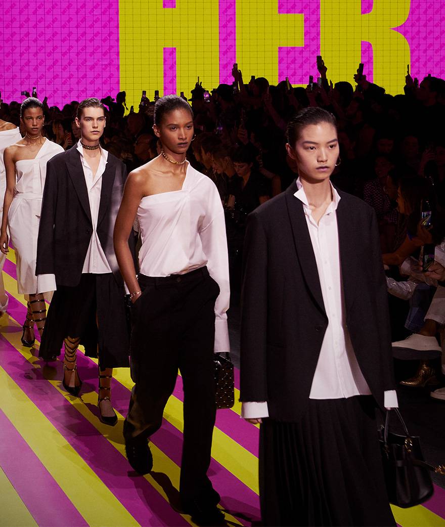Au défilé Dior printemps-été 2024 : féminisme et sorcière