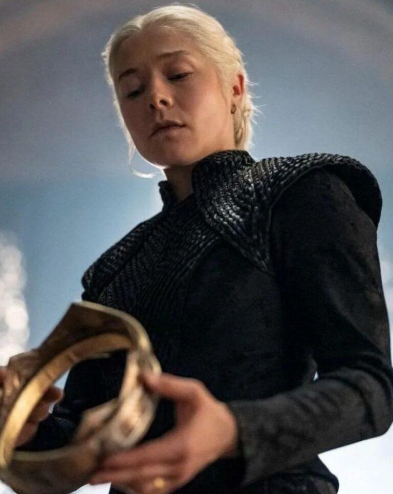 Emma D'Arcy dans la série House of the Dragon.