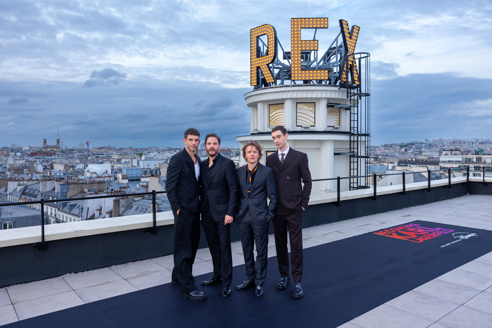 Daniel Brühl, Thédore Pellerin, Alex Lutz et Arnaud Valois à l'avant-première de Becoming Karl Lagerfeld au Grand Rex à Paris, le 28 mai 2024 © Olivier Vigerie/Disney+.