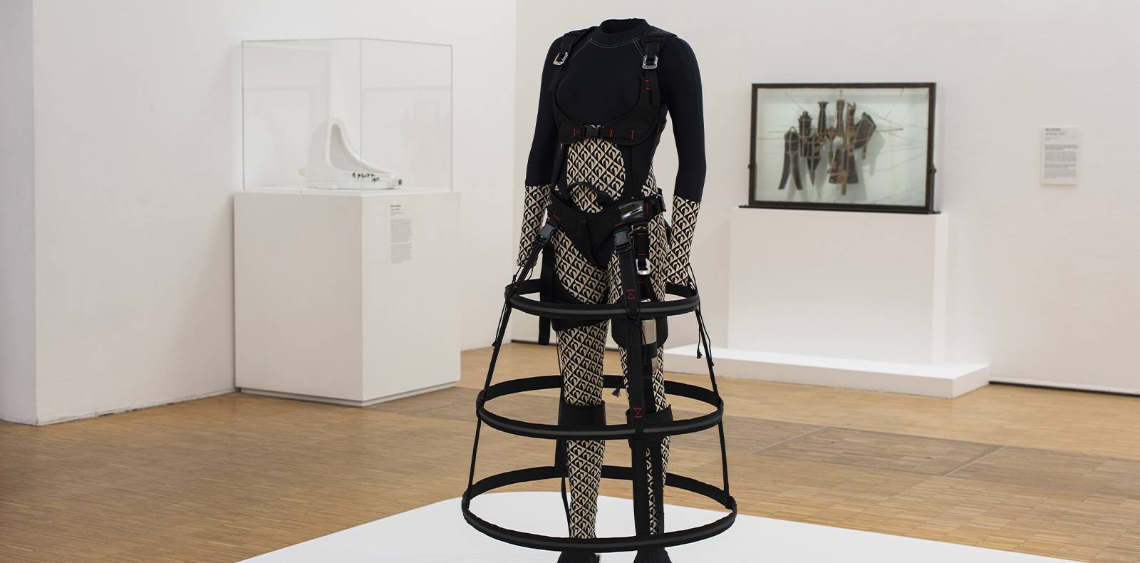 Exposition Centre Pompidou, Laurence Benaïm, Mode, Germanier, Chanel, Issey Miyake