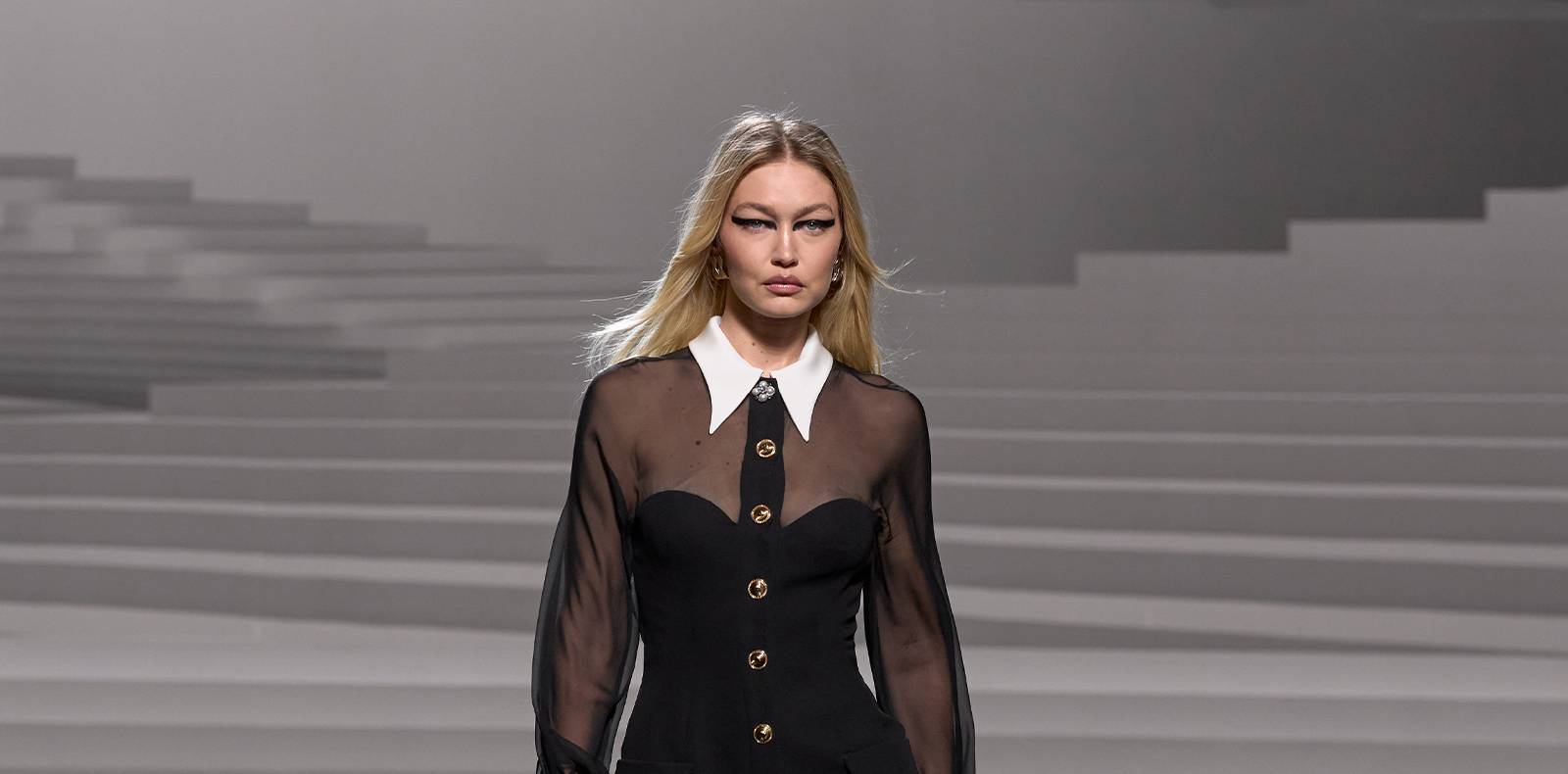 Défilé, Versace automne-hiver 2024-2025, Milan, Gigi Hadid