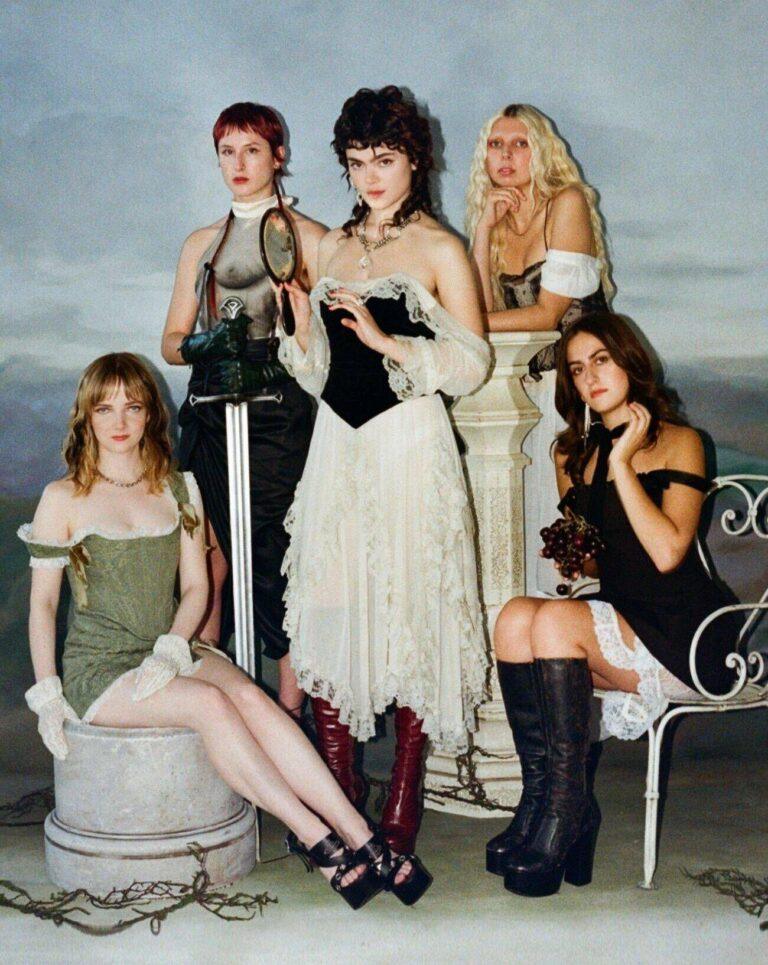 Photo du groupe de rock britannique The Last Dinner Party.