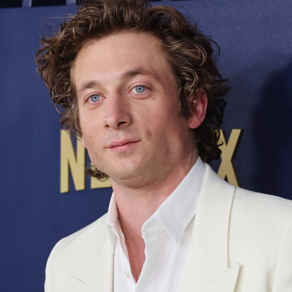 Jeremy Allen White sur le tapis rouge de la 30e édition des Screen Actors Guild Awards à Los Angeles en février 2024 © Photo par Amy Sussman/WireImage.