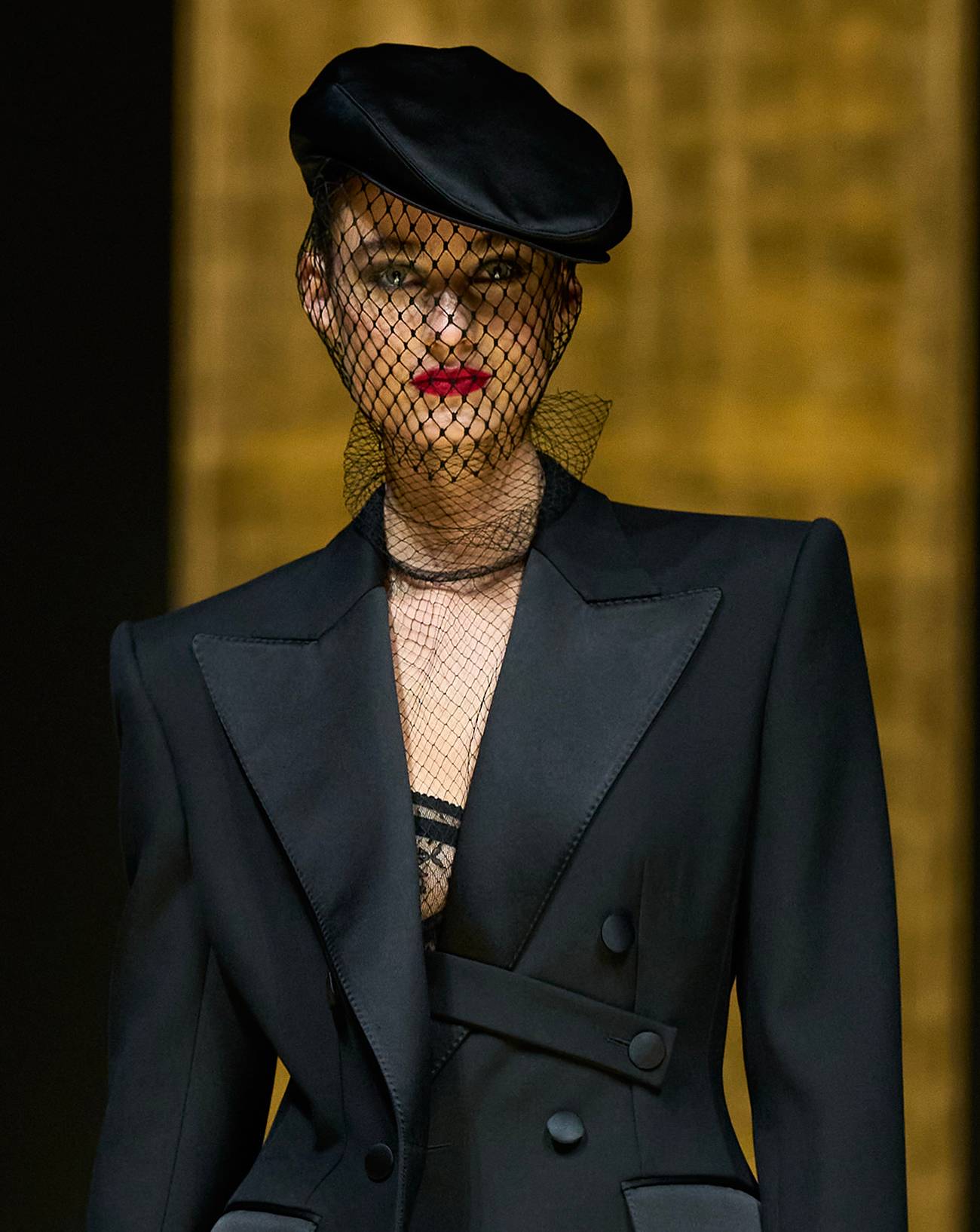 Défilé Dolce & Gabbana, Automne-Hiver 2024-2025, Bibis à voilettes, chapeaux, Fashion Week Milan