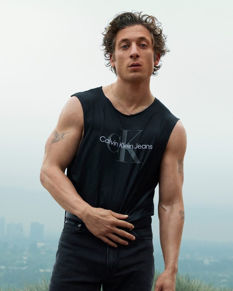 Jeremy Allen White dans la nouvelle campagne Calvin Klein © Mert Alas / Calvin Klein.