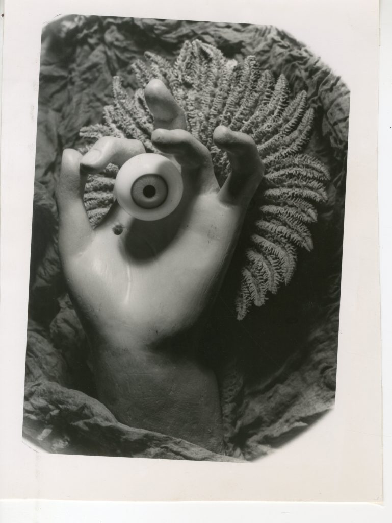 Lola Álvarez Bravo, "Eye" (années 1950) © Courtesy Throckmorton Fine Art et LOEWE.